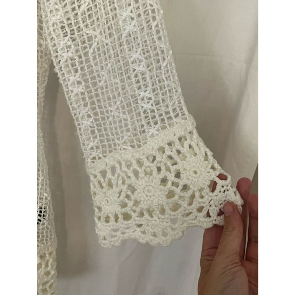 LISA INTERNATIONAL White Crocheted with Ribbon Shirt Womens Size Medium - Picture 3 of 10
